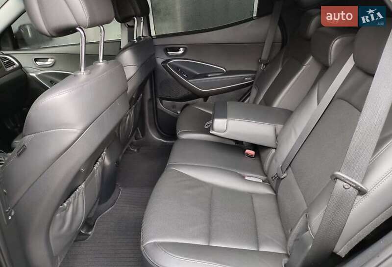 Внедорожник / Кроссовер Hyundai Santa FE 2016 в Болехове