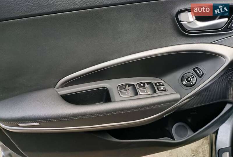 Внедорожник / Кроссовер Hyundai Santa FE 2016 в Болехове