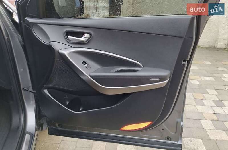 Внедорожник / Кроссовер Hyundai Santa FE 2016 в Болехове