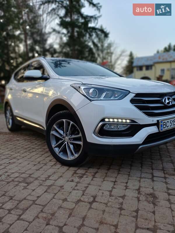 Позашляховик / Кросовер Hyundai Santa FE 2016 в Дрогобичі