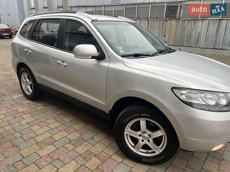 Внедорожник / Кроссовер Hyundai Santa FE 2009 в Нововолынске