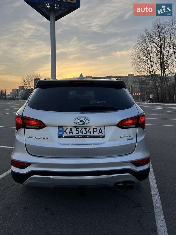 Внедорожник / Кроссовер Hyundai Santa FE 2017 в Киеве