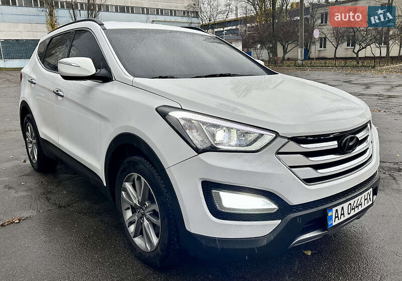 Внедорожник / Кроссовер Hyundai Santa FE 2012 в Киеве