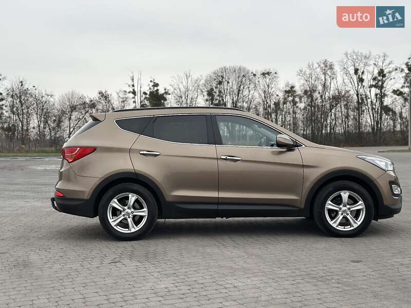 Внедорожник / Кроссовер Hyundai Santa FE 2013 в Радивилове