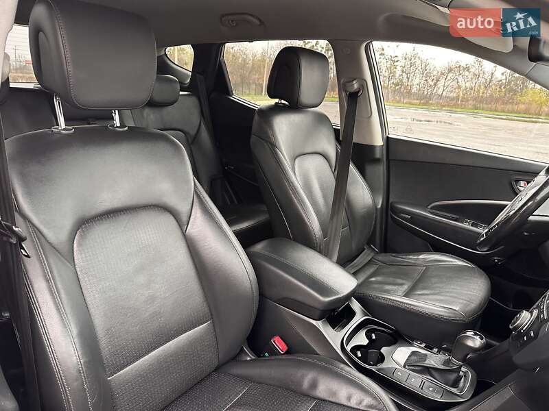 Внедорожник / Кроссовер Hyundai Santa FE 2013 в Радивилове