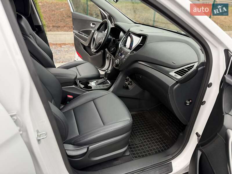 Внедорожник / Кроссовер Hyundai Santa FE 2017 в Виннице