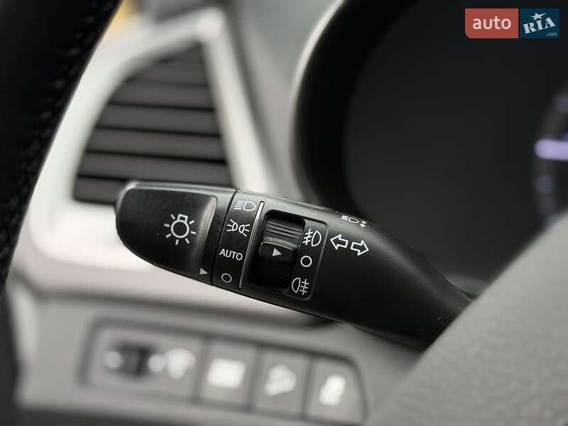 Внедорожник / Кроссовер Hyundai Santa FE 2017 в Виннице