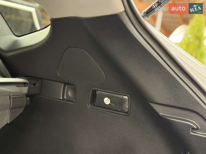 Внедорожник / Кроссовер Hyundai Santa FE 2017 в Виннице