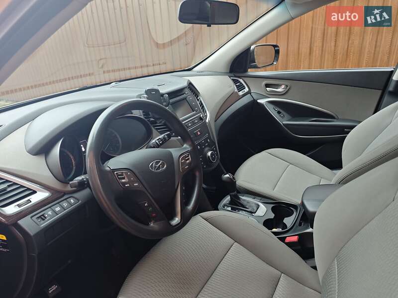 Внедорожник / Кроссовер Hyundai Santa FE 2016 в Виннице