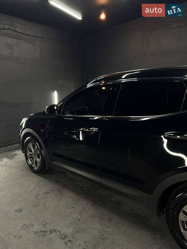 Внедорожник / Кроссовер Hyundai Santa FE 2015 в Днепре фото 16 Внедорожник / Кроссовер Hyundai Santa FE 2015 в Днепре