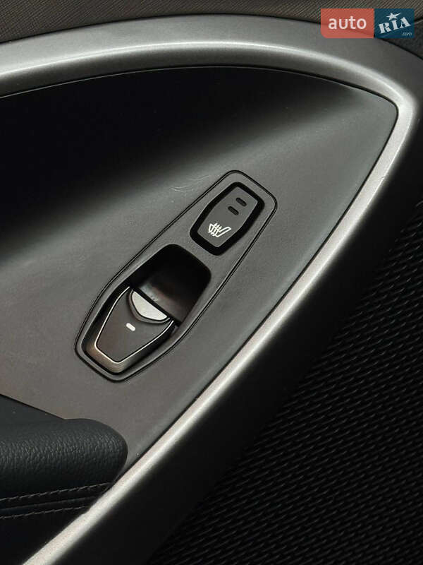 Внедорожник / Кроссовер Hyundai Santa FE 2015 в Днепре фото 29 Внедорожник / Кроссовер Hyundai Santa FE 2015 в Днепре