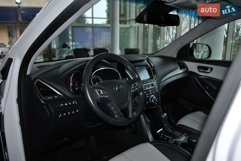 Внедорожник / Кроссовер Hyundai Santa FE 2017 в Ровно