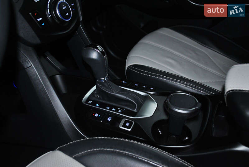 Внедорожник / Кроссовер Hyundai Santa FE 2017 в Ровно