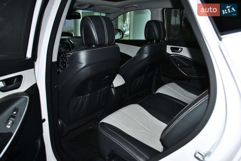 Внедорожник / Кроссовер Hyundai Santa FE 2017 в Ровно