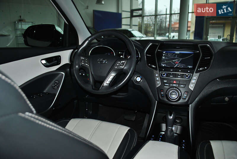 Внедорожник / Кроссовер Hyundai Santa FE 2017 в Ровно