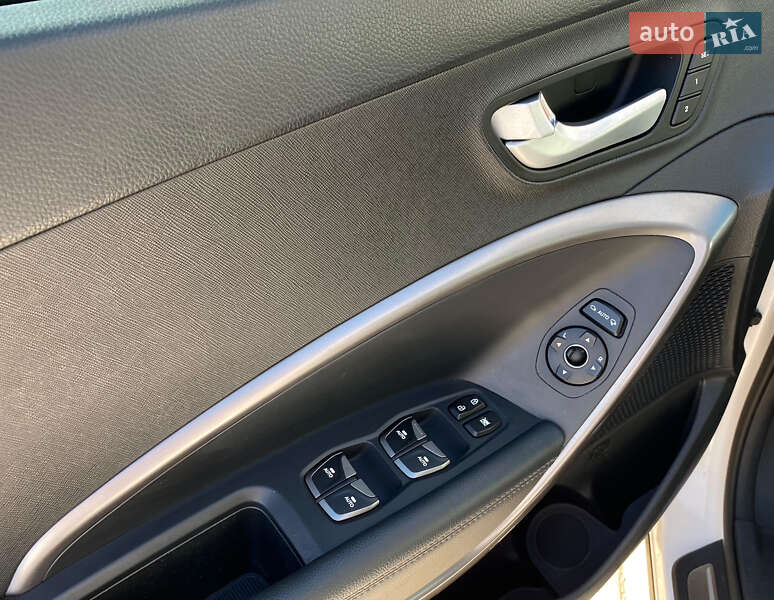 Позашляховик / Кросовер Hyundai Santa FE 2015 в Рівному фото 28 Позашляховик / Кросовер Hyundai Santa FE 2015 в Рівному