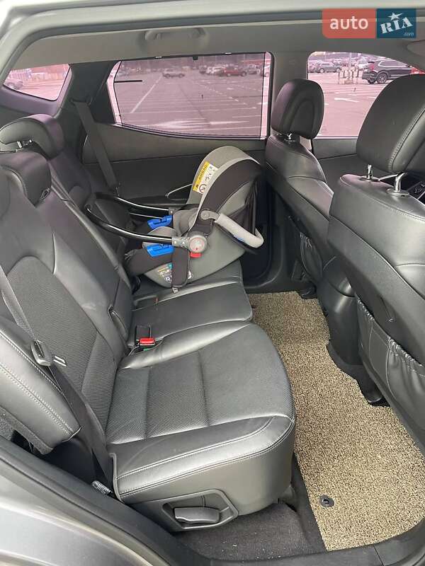 Внедорожник / Кроссовер Hyundai Santa FE 2016 в Киеве