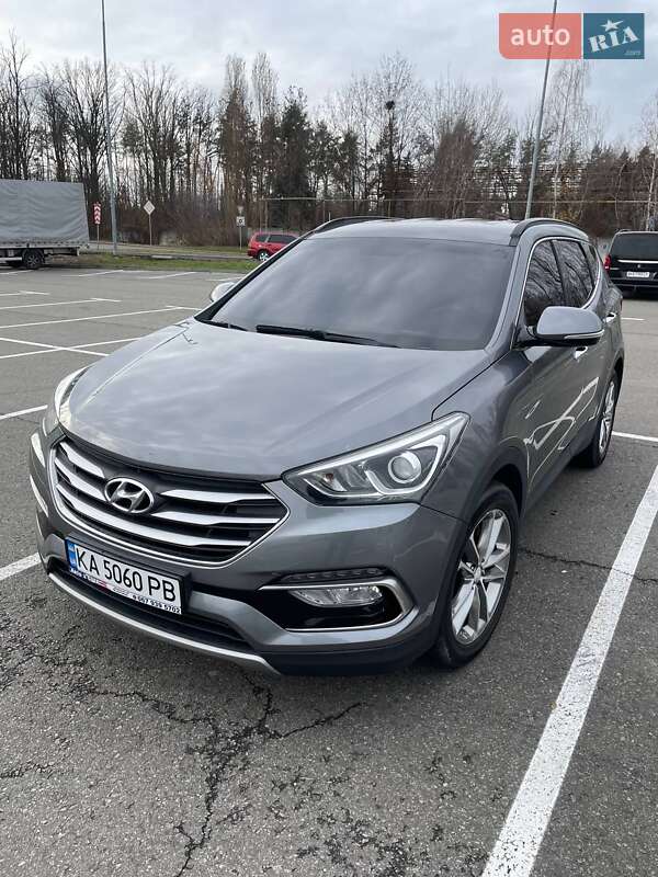 Внедорожник / Кроссовер Hyundai Santa FE 2016 в Киеве