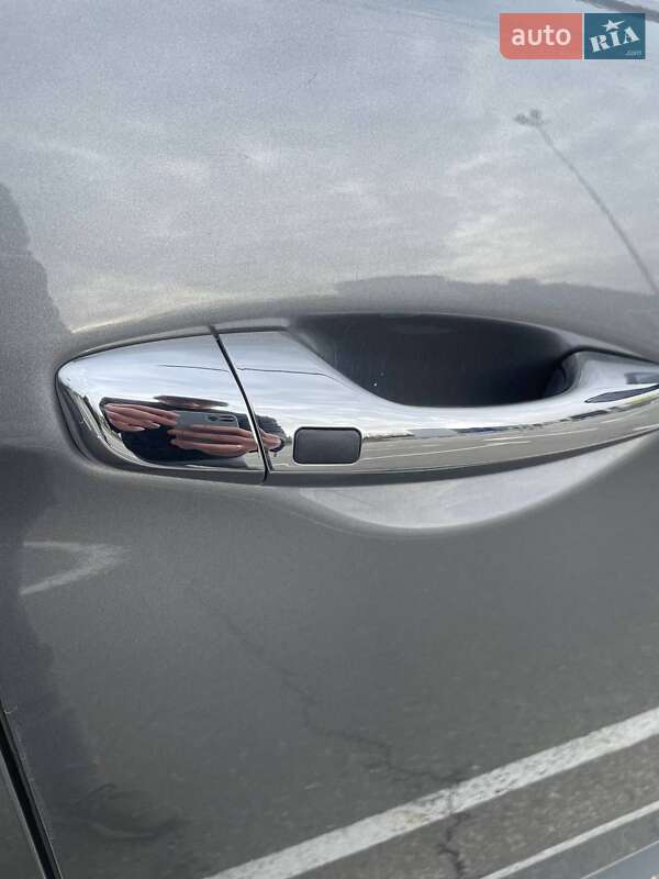 Внедорожник / Кроссовер Hyundai Santa FE 2016 в Киеве