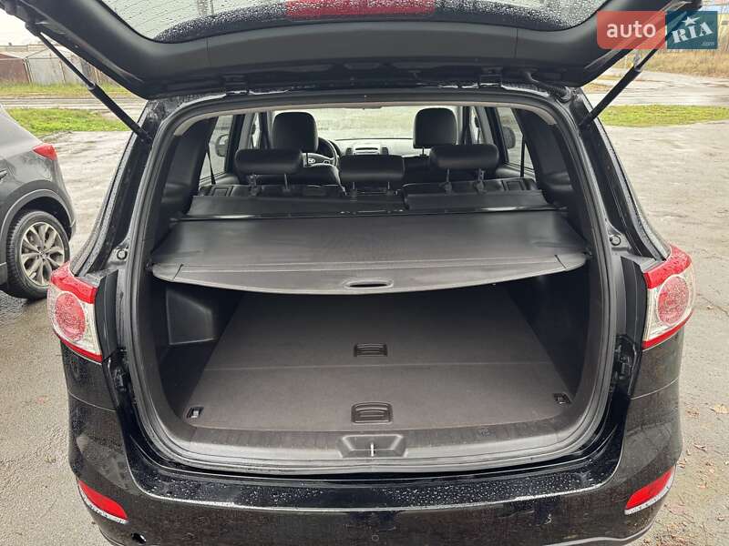 Внедорожник / Кроссовер Hyundai Santa FE 2011 в Киеве
