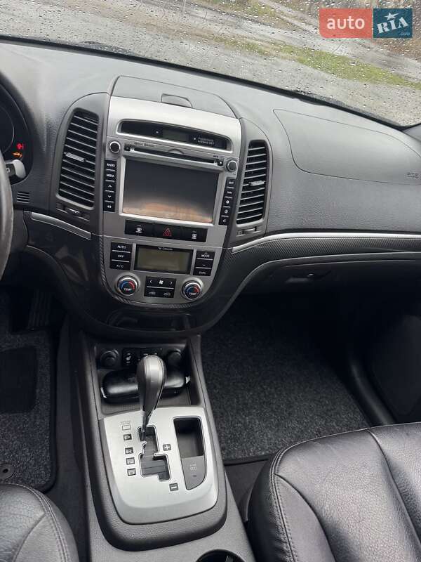 Внедорожник / Кроссовер Hyundai Santa FE 2011 в Киеве