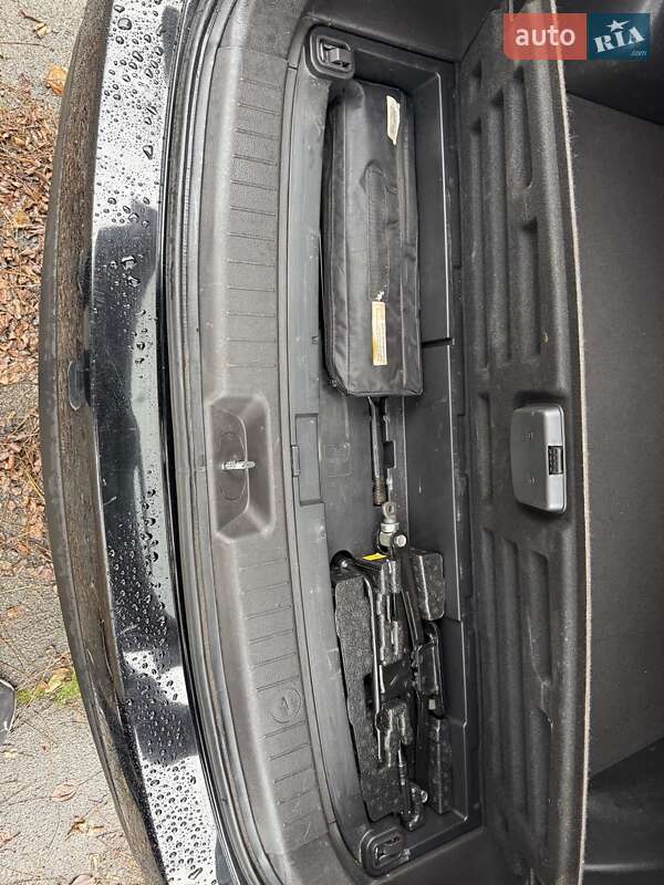 Внедорожник / Кроссовер Hyundai Santa FE 2011 в Киеве