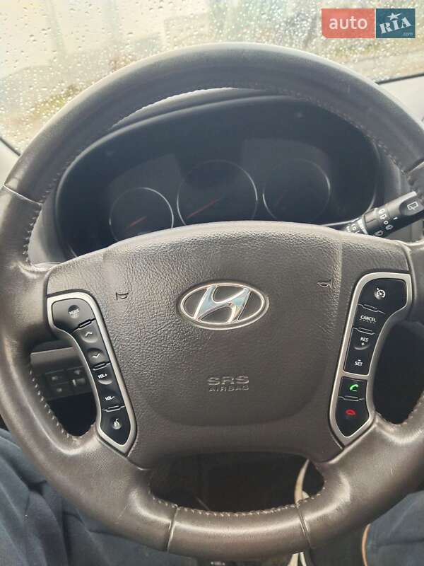 Внедорожник / Кроссовер Hyundai Santa FE 2011 в Киеве