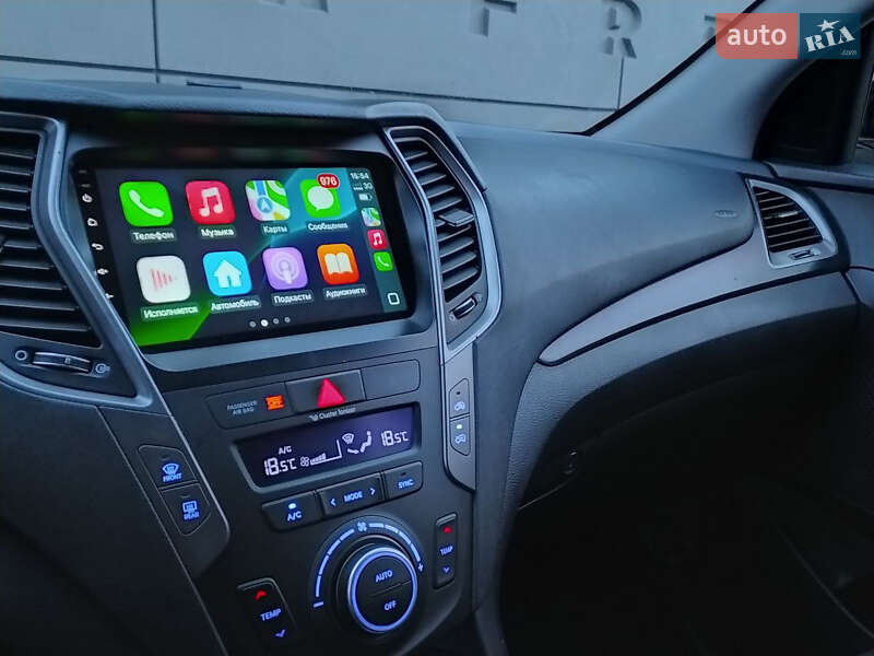 Внедорожник / Кроссовер Hyundai Santa FE 2016 в Киеве