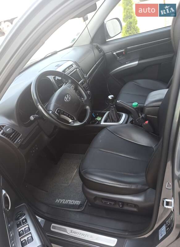 Позашляховик / Кросовер Hyundai Santa FE 2012 в Броварах