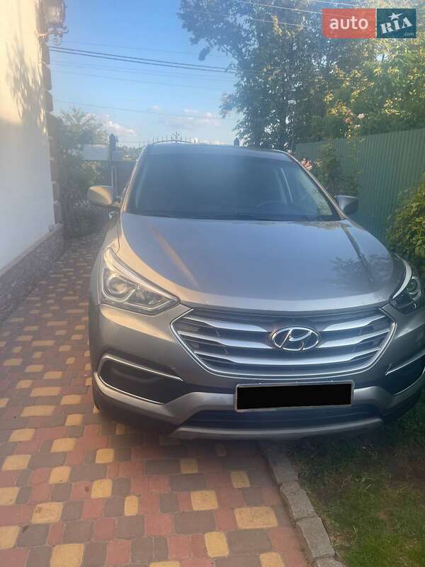 Внедорожник / Кроссовер Hyundai Santa FE 2017 в Киеве