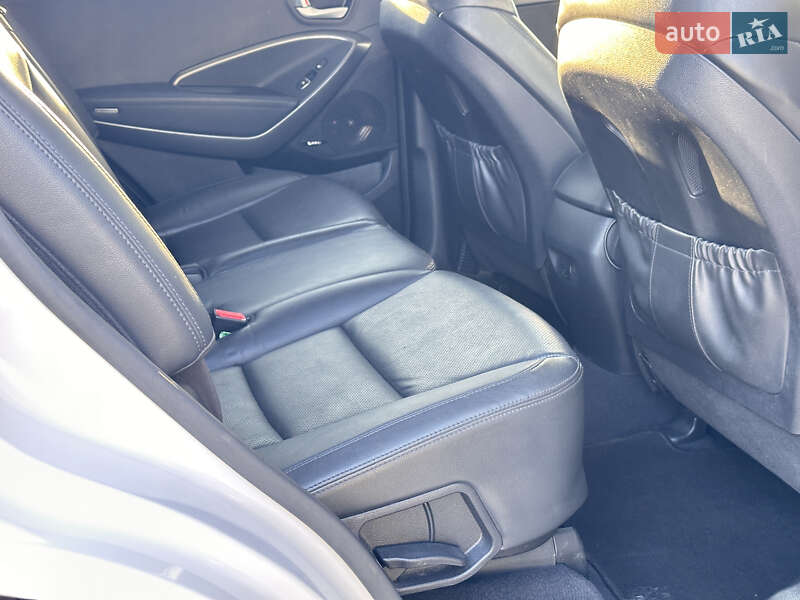 Внедорожник / Кроссовер Hyundai Santa FE 2016 в Тернополе