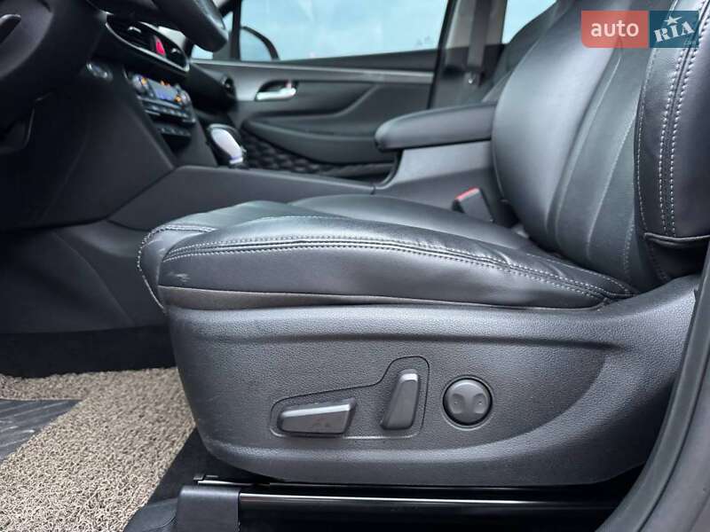 Внедорожник / Кроссовер Hyundai Santa FE 2018 в Киеве