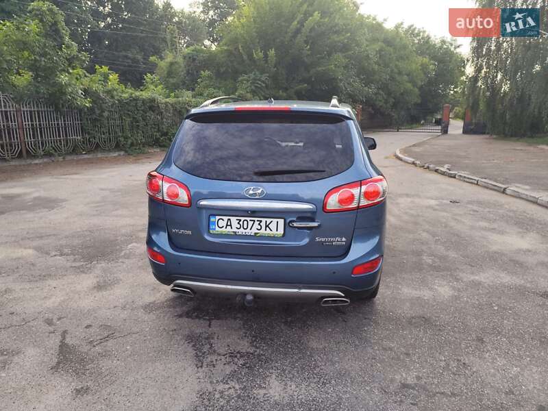 Внедорожник / Кроссовер Hyundai Santa FE 2011 в Черкассах