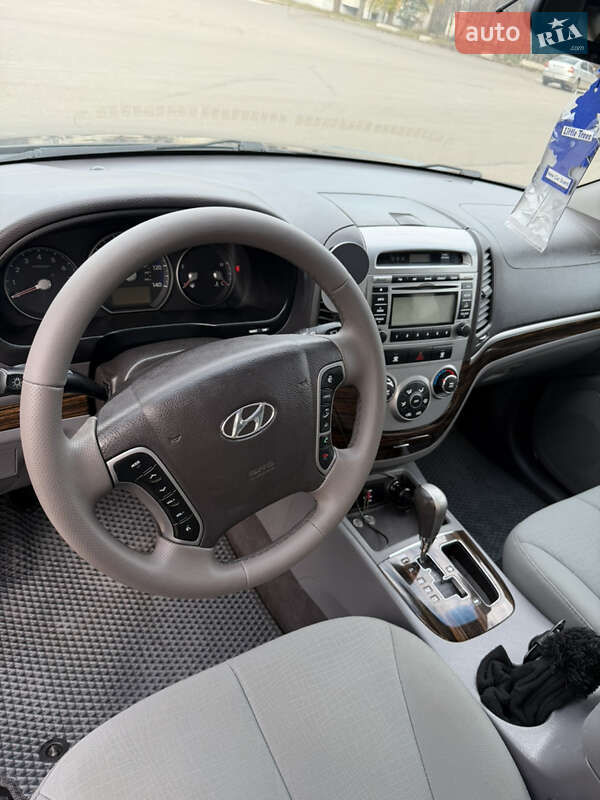 Внедорожник / Кроссовер Hyundai Santa FE 2012 в Краматорске