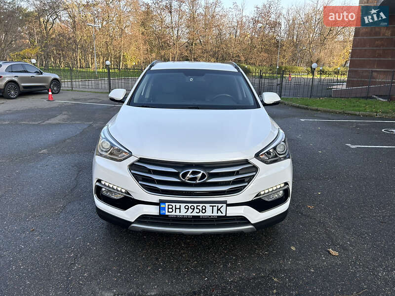Внедорожник / Кроссовер Hyundai Santa FE 2015 в Дубно