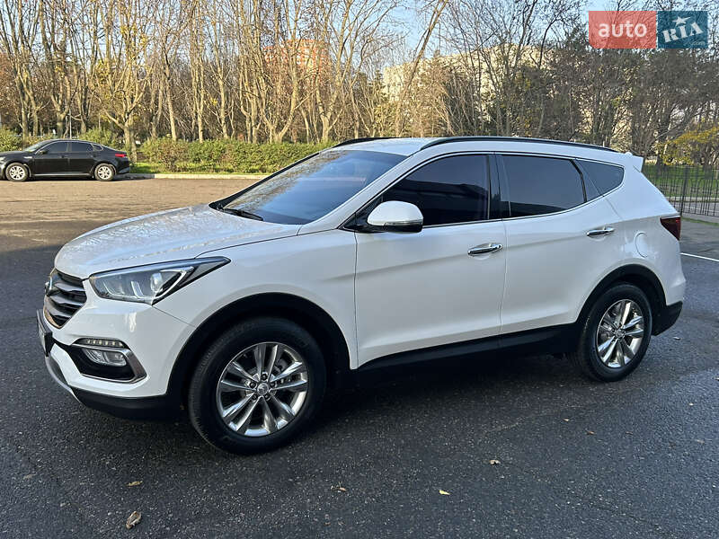 Внедорожник / Кроссовер Hyundai Santa FE 2015 в Дубно