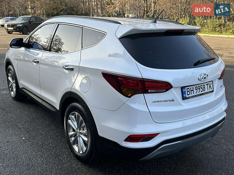 Внедорожник / Кроссовер Hyundai Santa FE 2015 в Дубно