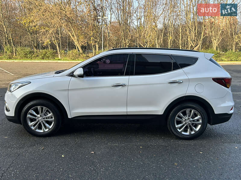 Внедорожник / Кроссовер Hyundai Santa FE 2015 в Дубно