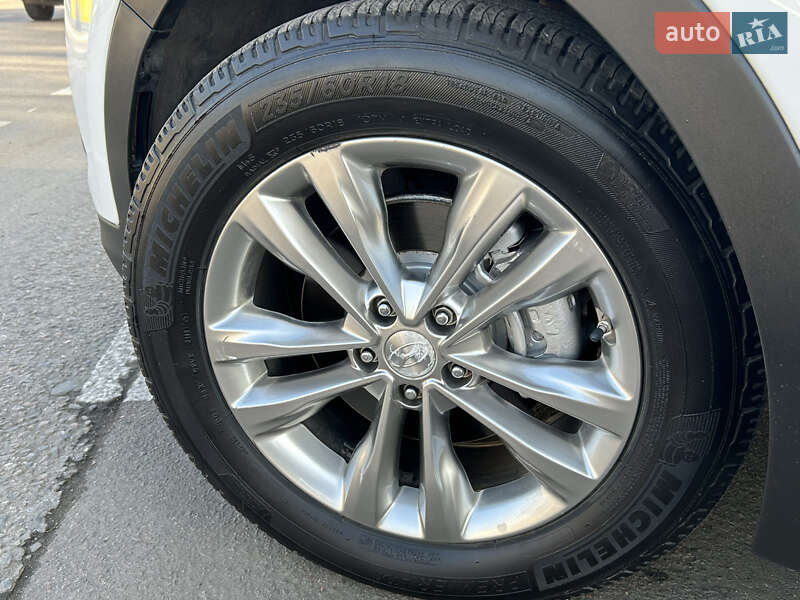 Внедорожник / Кроссовер Hyundai Santa FE 2015 в Дубно