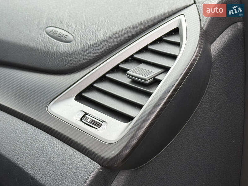 Внедорожник / Кроссовер Hyundai Santa FE 2016 в Ровно