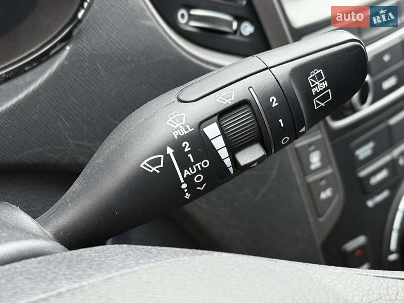 Внедорожник / Кроссовер Hyundai Santa FE 2016 в Ровно