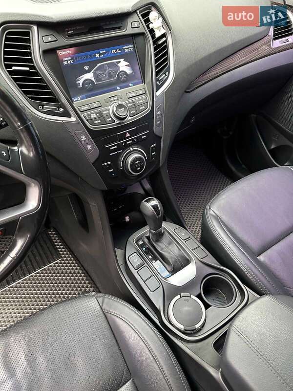 Внедорожник / Кроссовер Hyundai Santa FE 2012 в Глухове