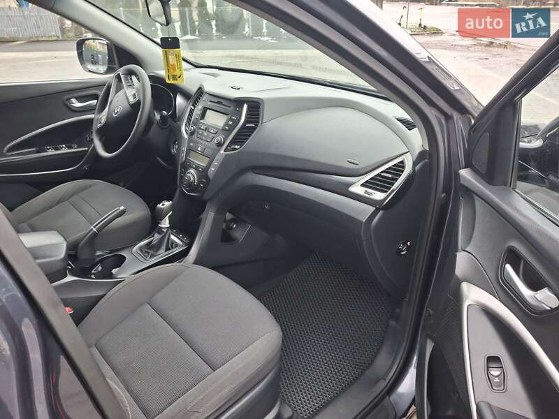 Внедорожник / Кроссовер Hyundai Santa FE 2015 в Ивано-Франковске