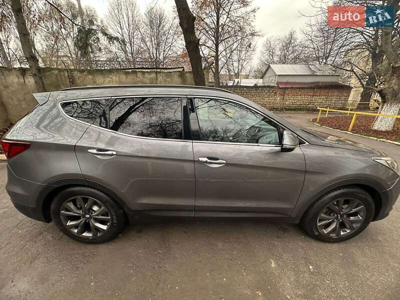 Внедорожник / Кроссовер Hyundai Santa FE 2015 в Черновцах