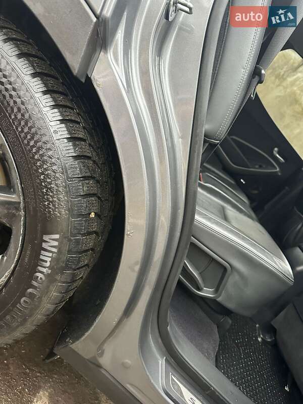 Внедорожник / Кроссовер Hyundai Santa FE 2015 в Черновцах