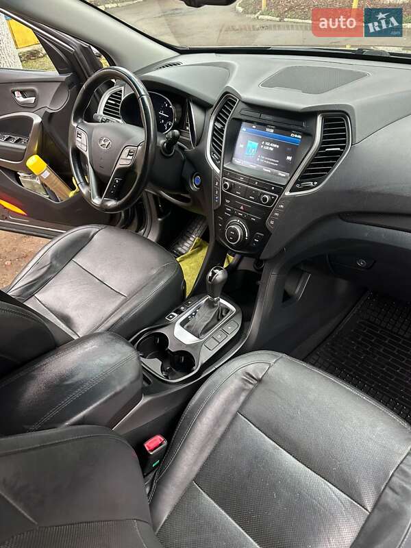 Внедорожник / Кроссовер Hyundai Santa FE 2015 в Черновцах