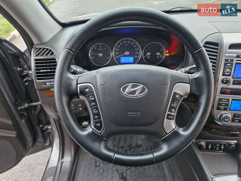 Внедорожник / Кроссовер Hyundai Santa FE 2011 в Харькове