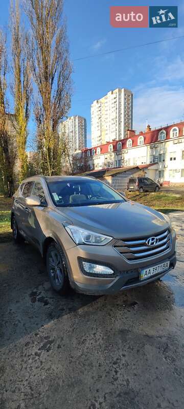 Внедорожник / Кроссовер Hyundai Santa FE 2012 в Киеве