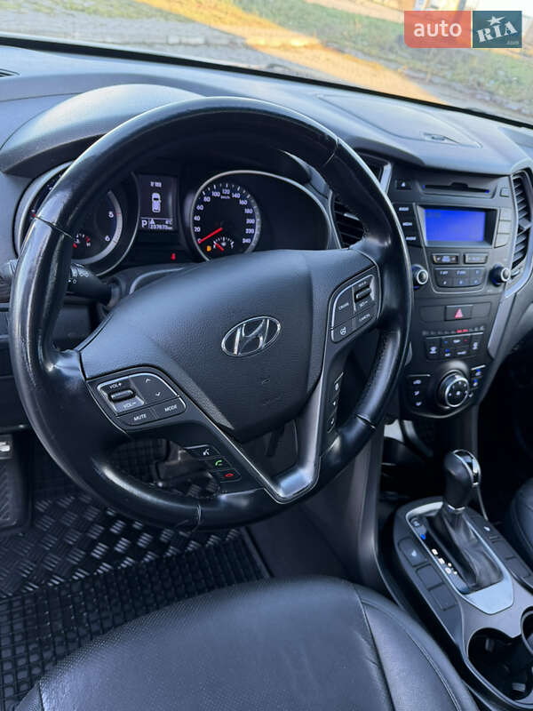 Внедорожник / Кроссовер Hyundai Santa FE 2012 в Ивано-Франковске