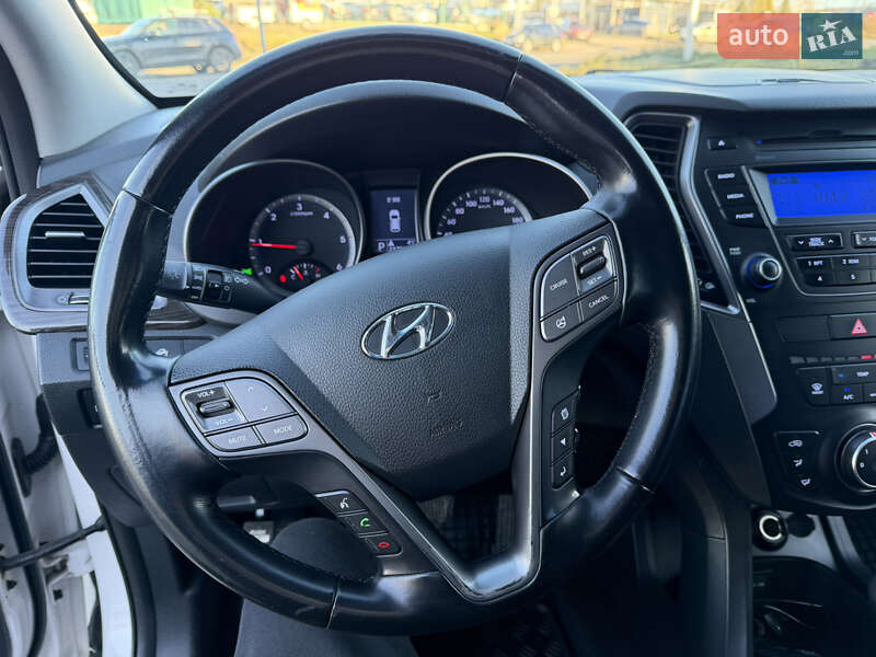 Внедорожник / Кроссовер Hyundai Santa FE 2012 в Ивано-Франковске